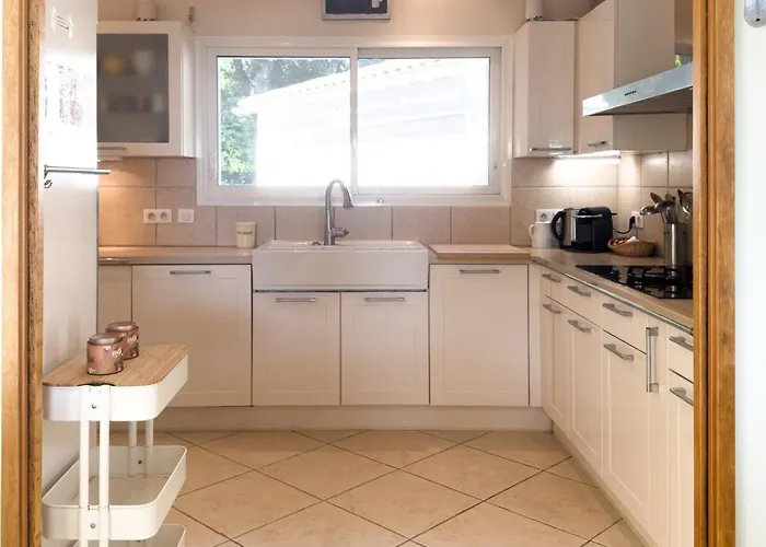 Exclusive Authentic Riviera - Private Pool, Petanque Court, Panoramic Mediterranean Sea & Esterel Mountain Views Saint-Raphaël