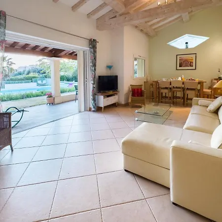 Exclusive Authentic Riviera - Private Pool, Petanque Court, Panoramic Mediterranean Sea & Esterel Mountain Views ヴィラ Saint-Raphaël